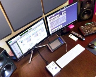 Piranha Studio Desk